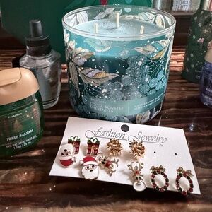 Christmas Themed Gift Set - BBW - Earrings NWT - 10 Piece Set